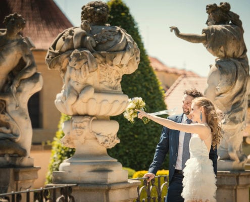 Свадьба во дворцовых садах